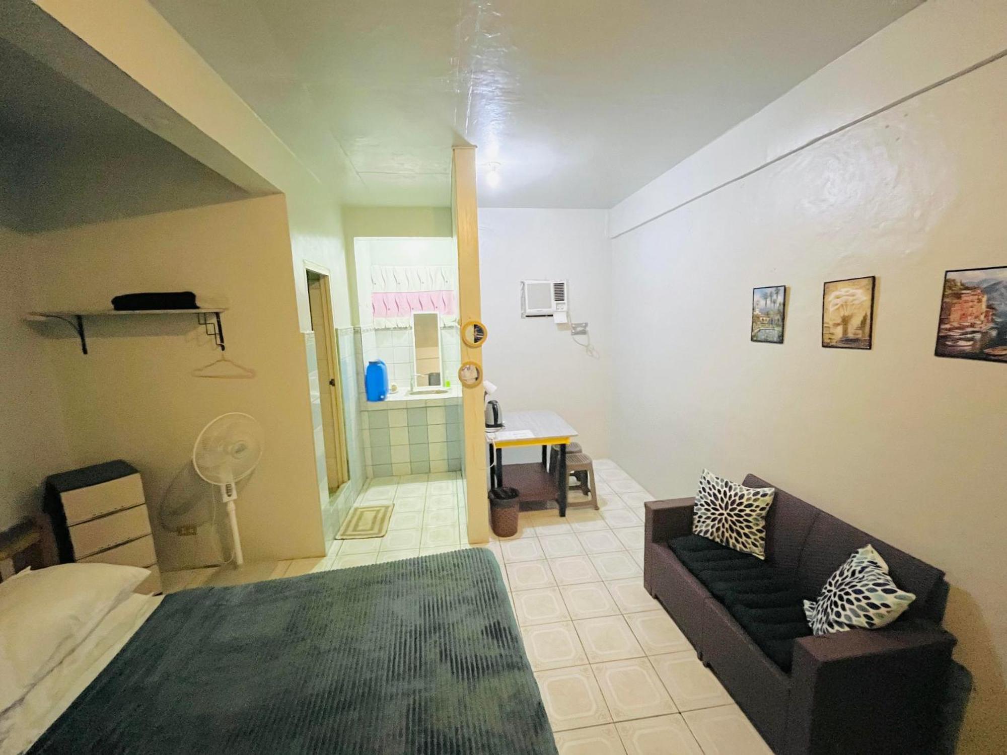 The Studio Byhome Puerto Princesa Luaran gambar